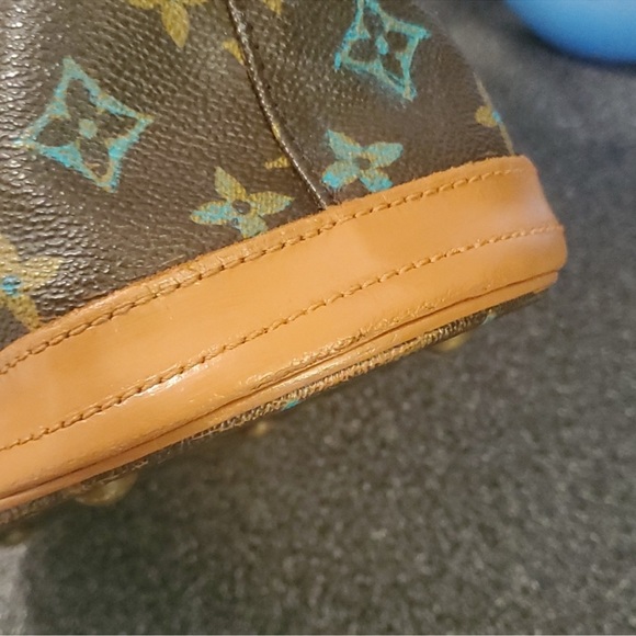 WOW POSHMARK - Authentic Louis Vuitton Bucket Bag PM - Picture 11 of 16